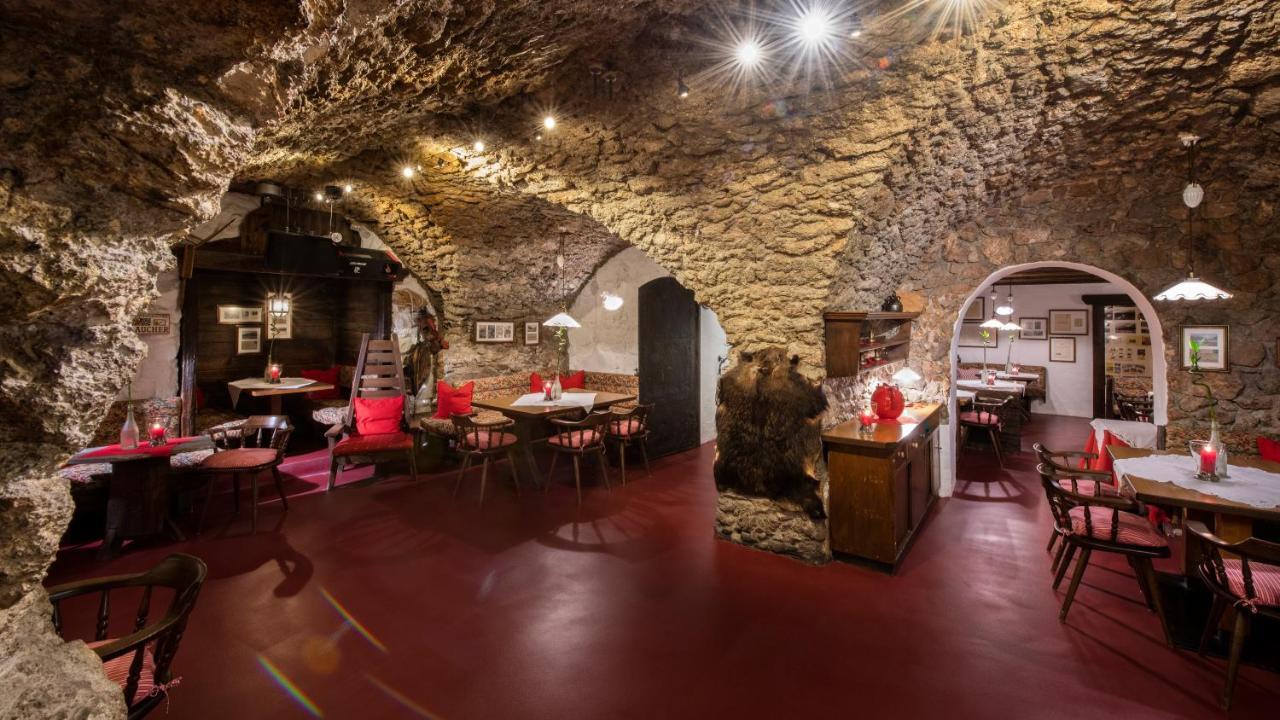 Hotel Cavallino Bianco - Weisses Roessl San Candido Bagian luar foto