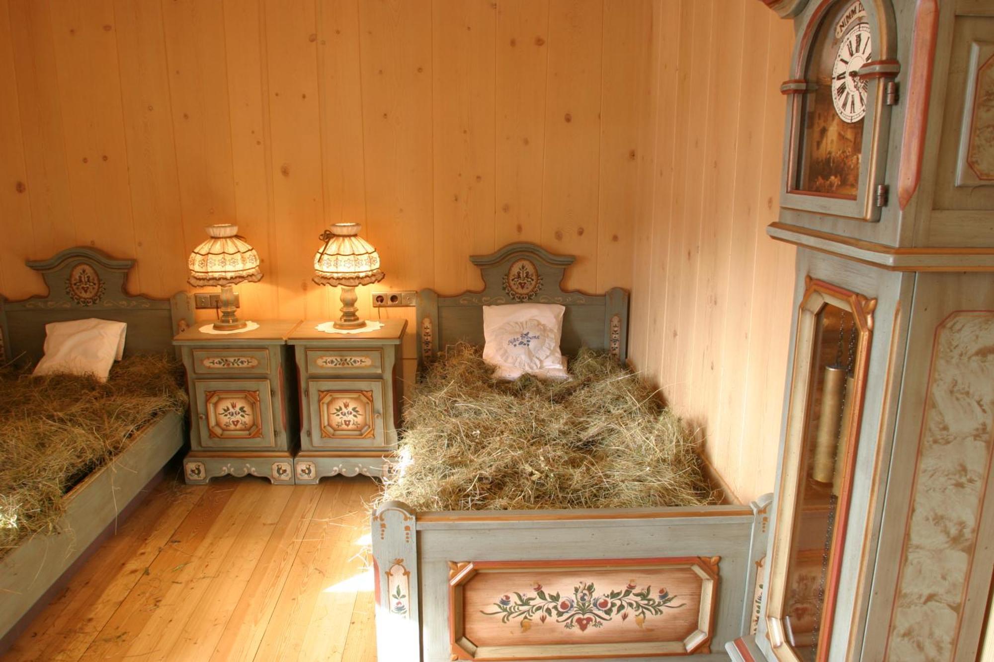 Hotel Cavallino Bianco - Weisses Roessl San Candido Bagian luar foto